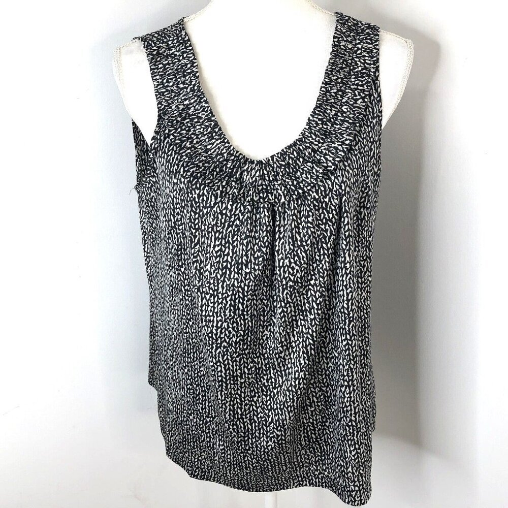 Loft Women’s Sleeveless Blouse Size Medium Ruffled Neck Black & White ID 70096